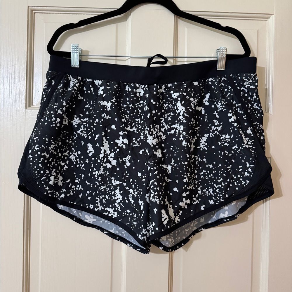 Women’s Under Armour Loose Athletic Shorts XL